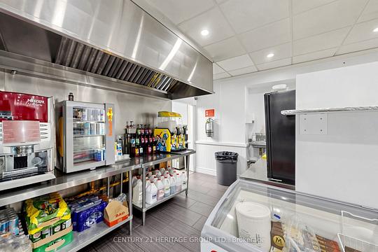 1993 Lawrence Avenue East, Toronto, ON