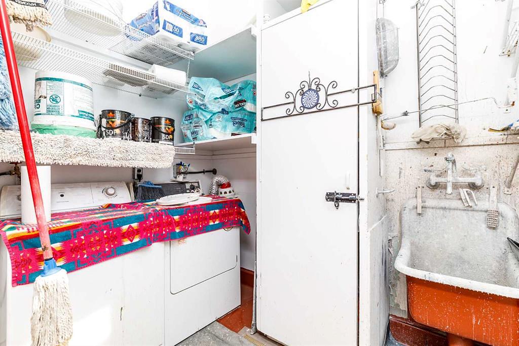 2460 36 Avenue, Springbrook, AB