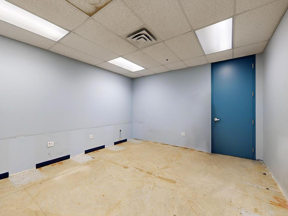 B - 1060 B Lorimar Drive, Mississauga, ON