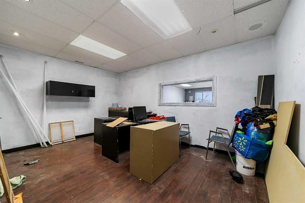 Bay C - 4707 51 Avenue, Camrose, AB