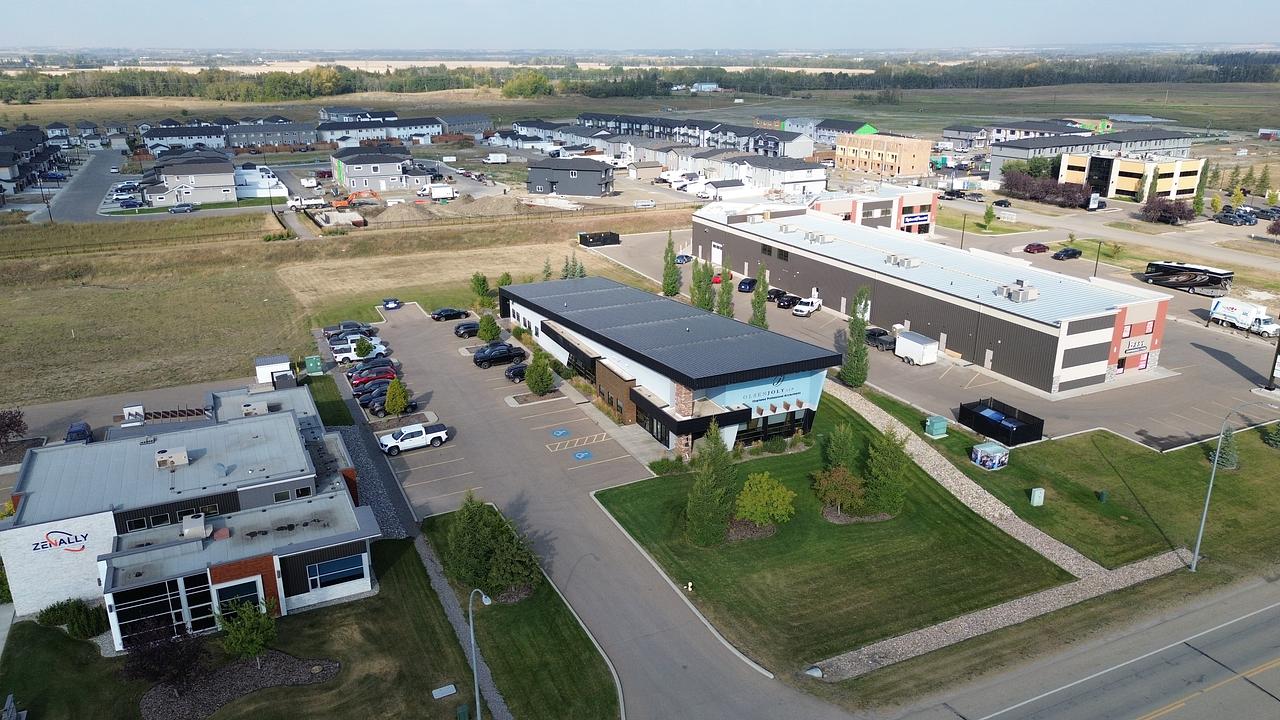 Building - 518 Laura Avenue, Red Deer County, AB