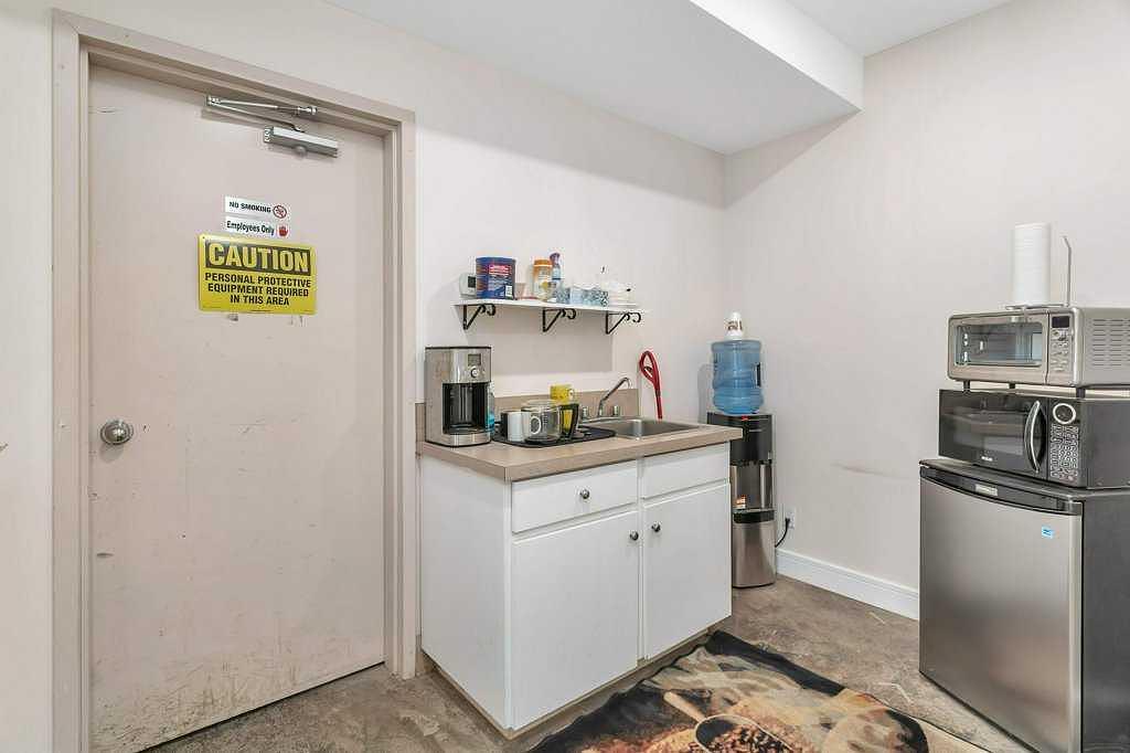 4911 50 Avenue, Eckville, AB