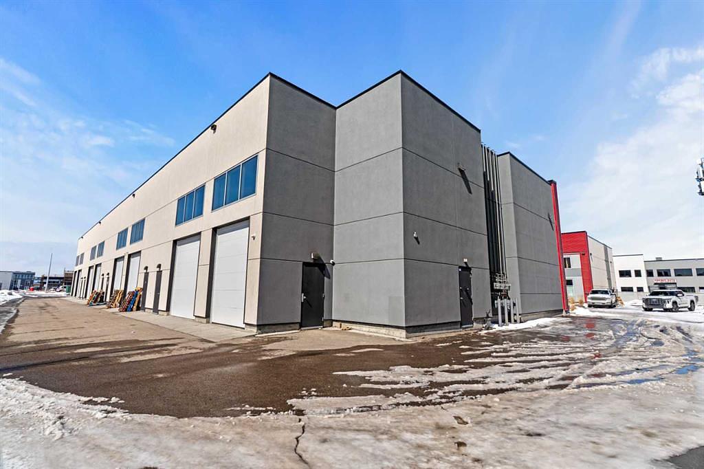 305 - 10960 42 Street Northeast, Calgary, AB