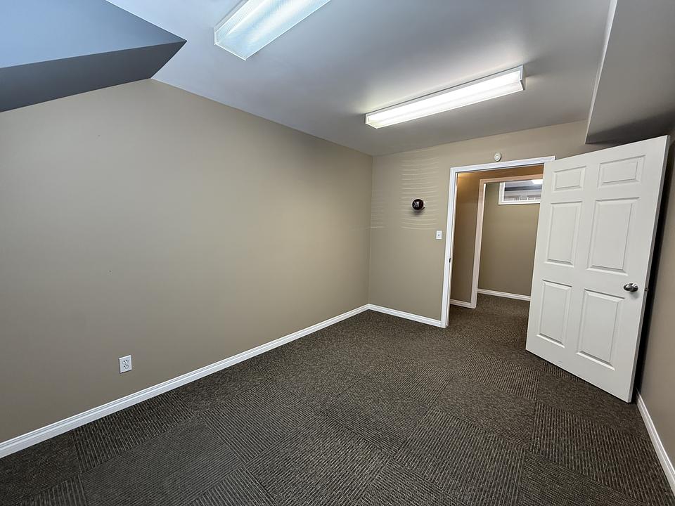 1-3 - 5000 51 Avenue, Red Deer, AB