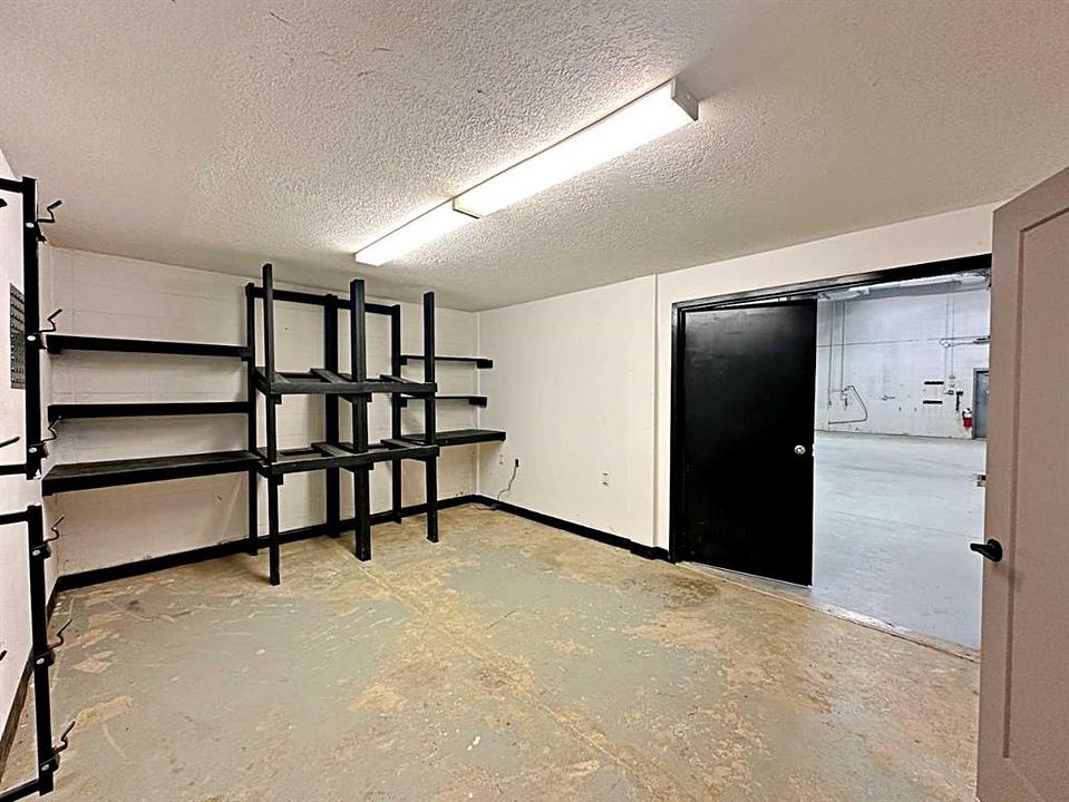 8121 Fraser Avenue, Fort McMurray, AB