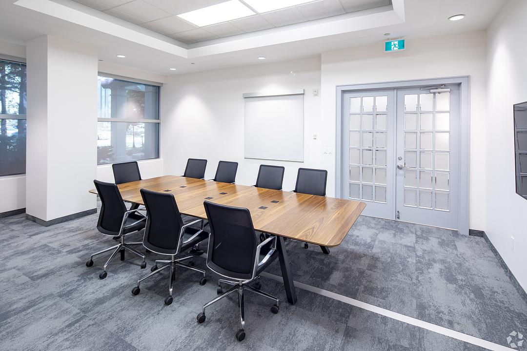 205 - 5500 North Service Road, Burlington, ON