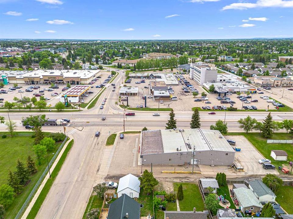 5402 44 Street, Lloydminster, AB