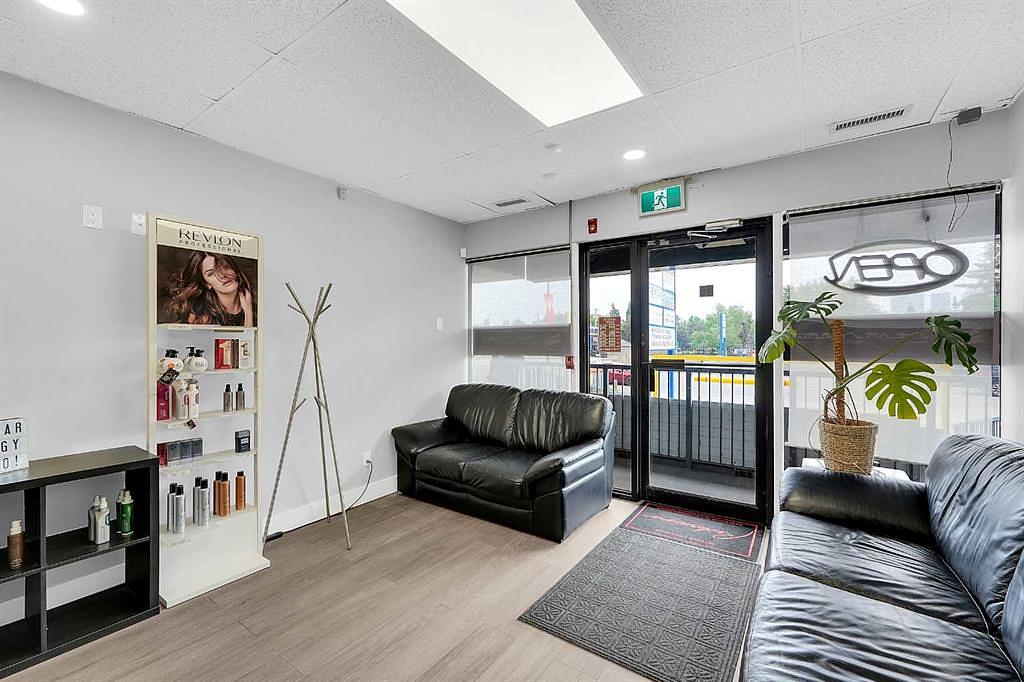 222 16 Avenue Northeast, Calgary, AB