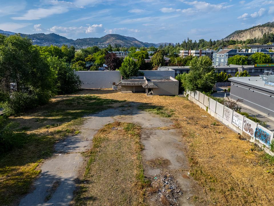 1864 Harvey Avenue, Kelowna, BC