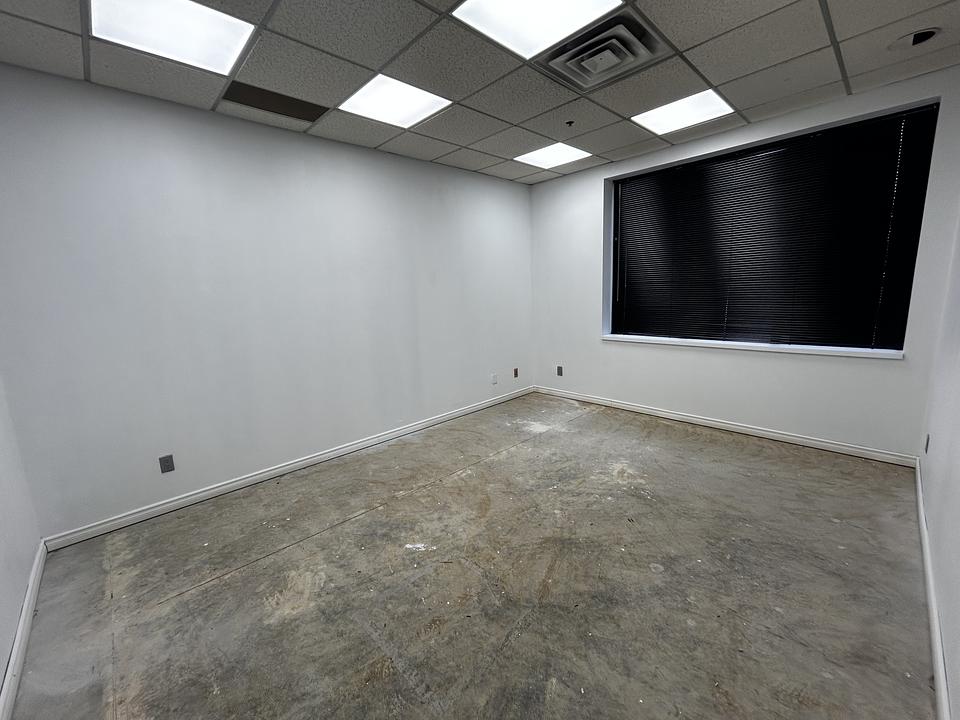 D14 - 1105 Crestlawn Drive, Mississauga, ON