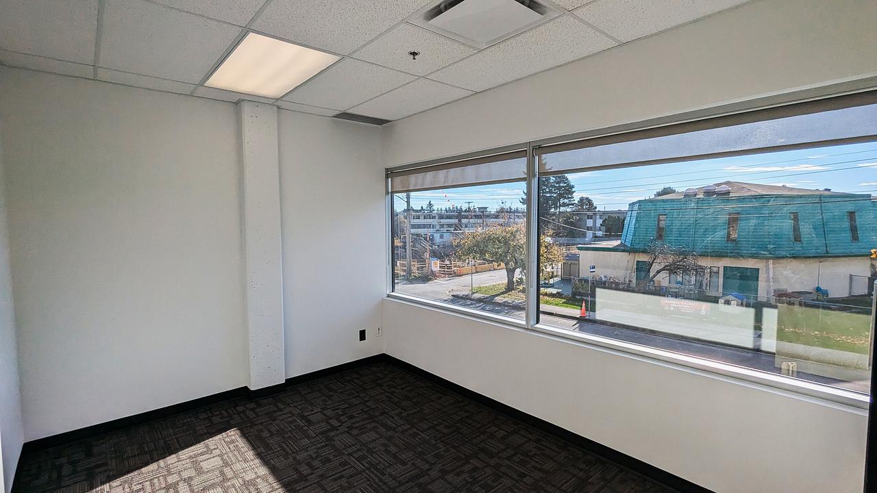 202 - 15261 Russell Avenue, White Rock, BC