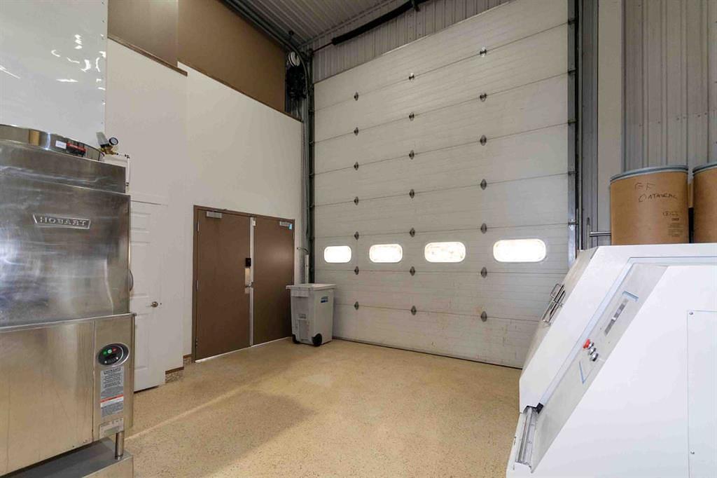 300e, Raymond, AB