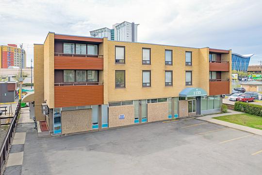 1133 17 Avenue Northwest, Calgary, AB