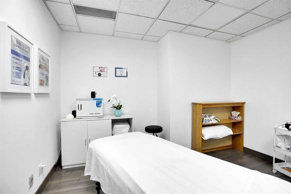 1330 12 Avenue Southwest, Calgary, AB