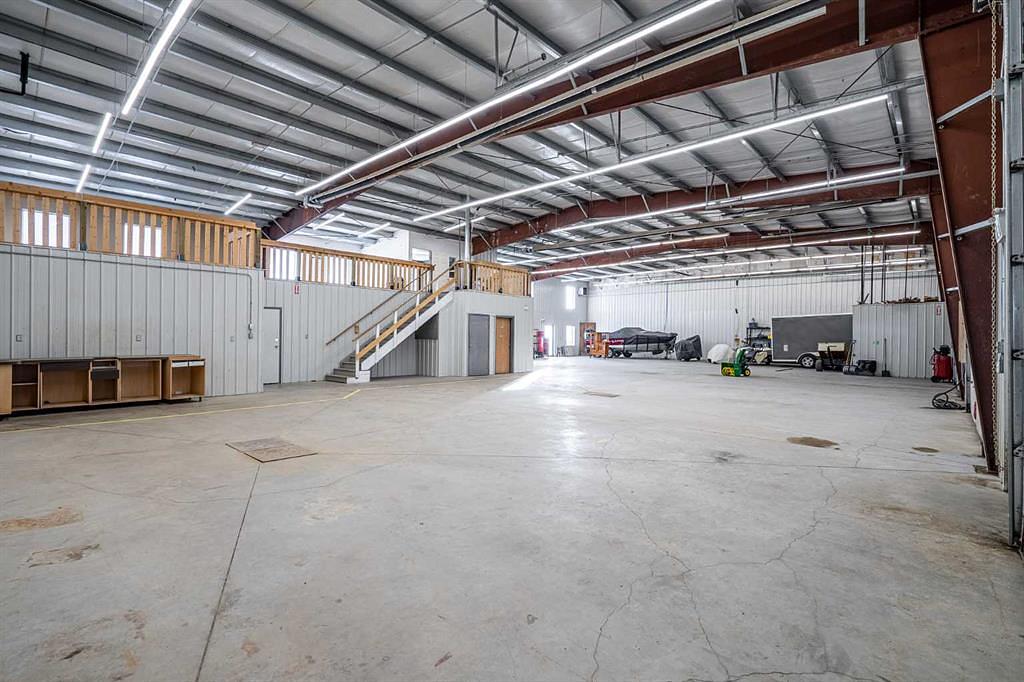 1,2,3 - 5914 51 Avenue, Lloydminster, AB