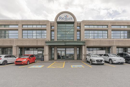 2572 Boulevard Daniel-Johnson, Laval, QC