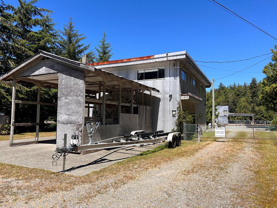 983 Peninsula Road, Ucluelet, BC