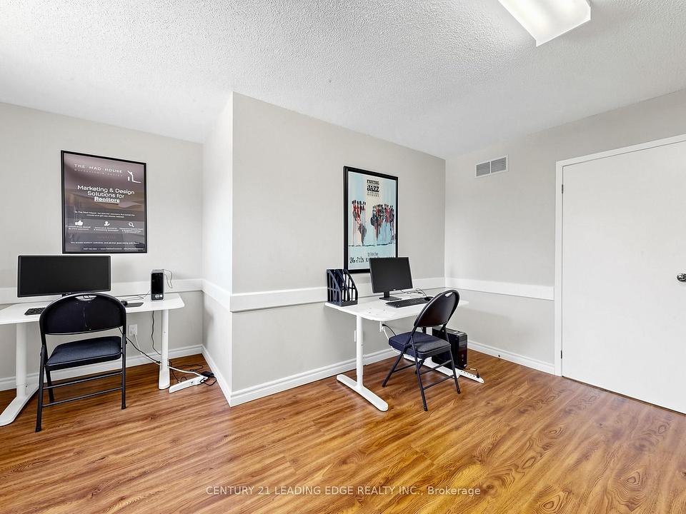 21 Metro Road South, Georgina, ON