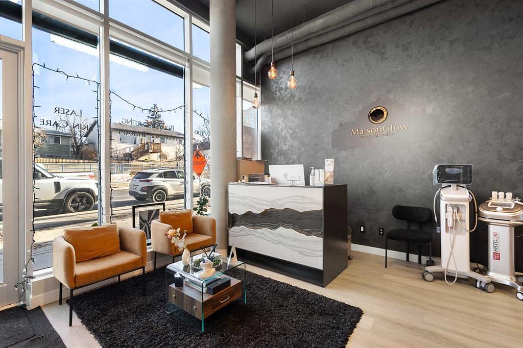 4539 Bowness Road Northwest, Calgary, AB