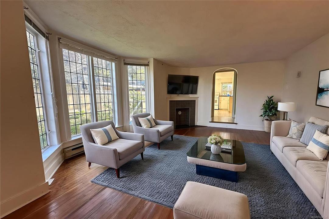 1043 Belmont Avenue, Victoria, BC