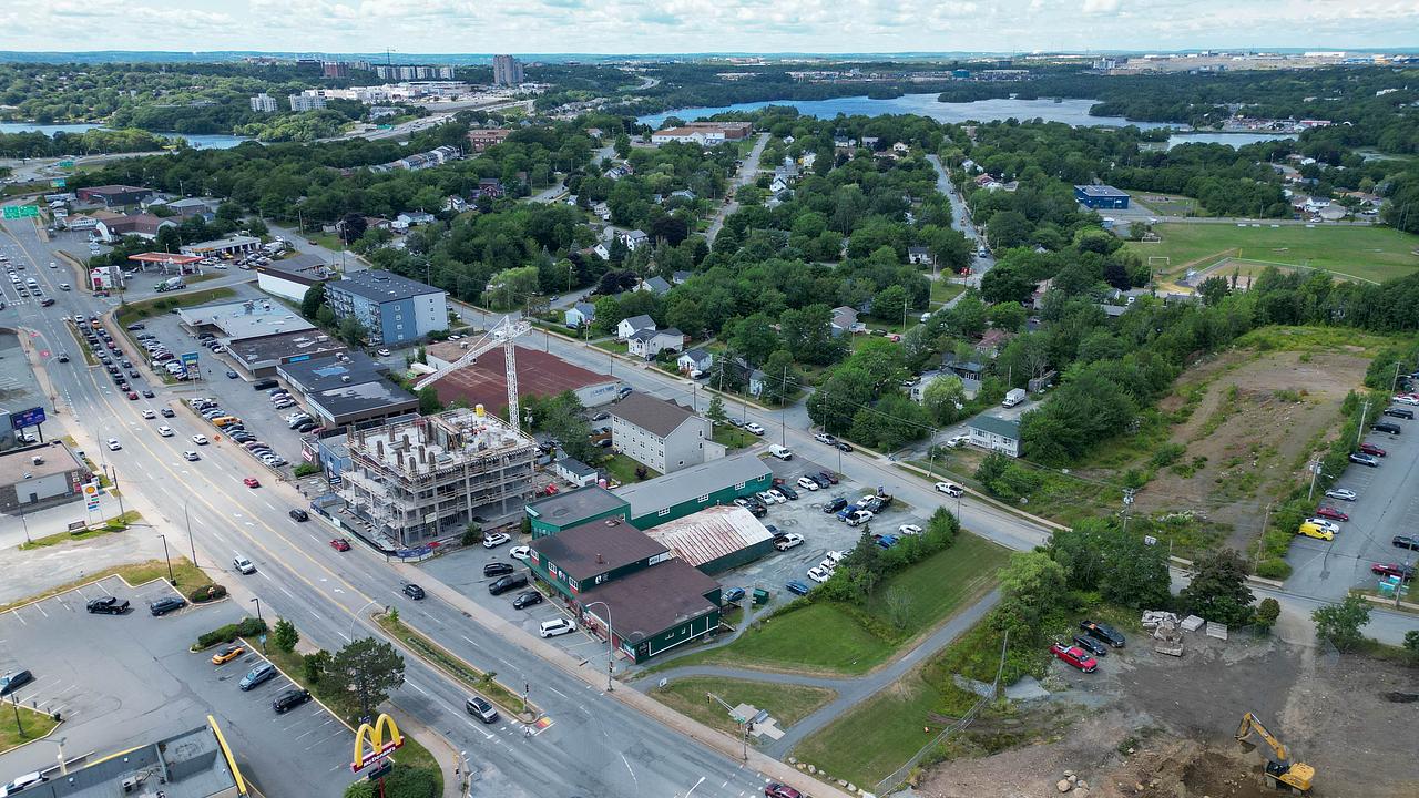 143 Main Street, Dartmouth, NS