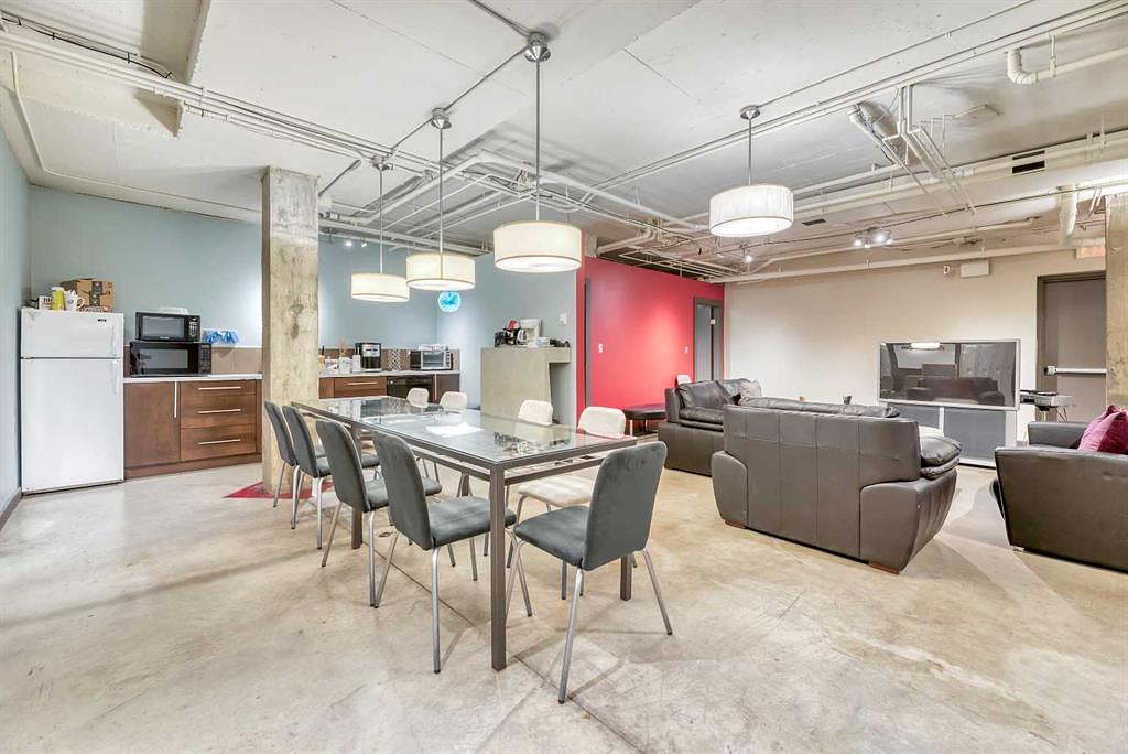 902 9 Avenue Southwest, Calgary, AB