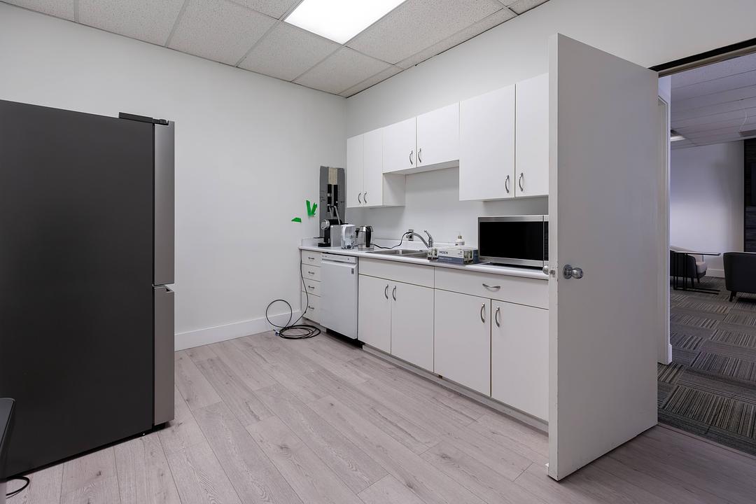 541 Howe St, Vancouver, BC
