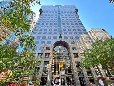 2000 Avenue McGill College, Montreal, QC