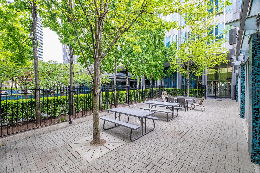 981 Nelson Street, Vancouver, BC