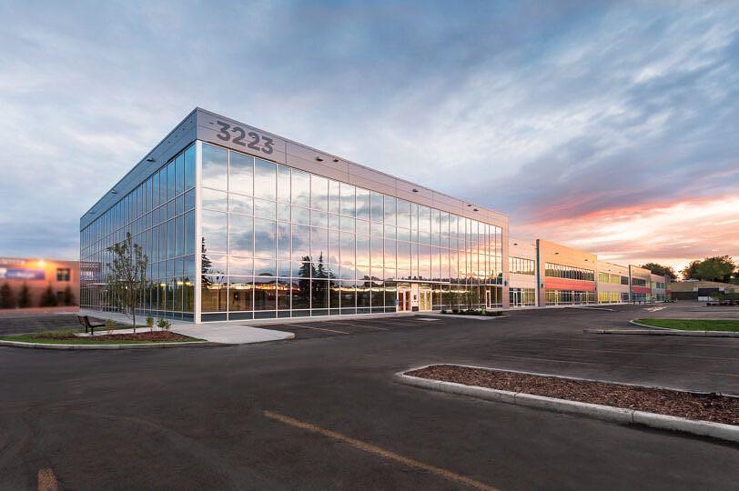 305 - 3223 5 Avenue Northeast, Calgary, AB