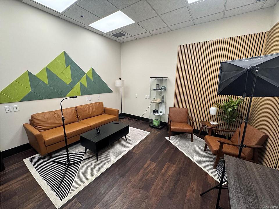 #150 - 805 Cloverdale Avenue, Victoria, BC