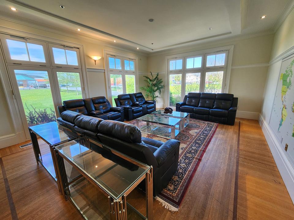 35 Rue Saint-Jean-Baptiste Ouest, Rigaud, QC