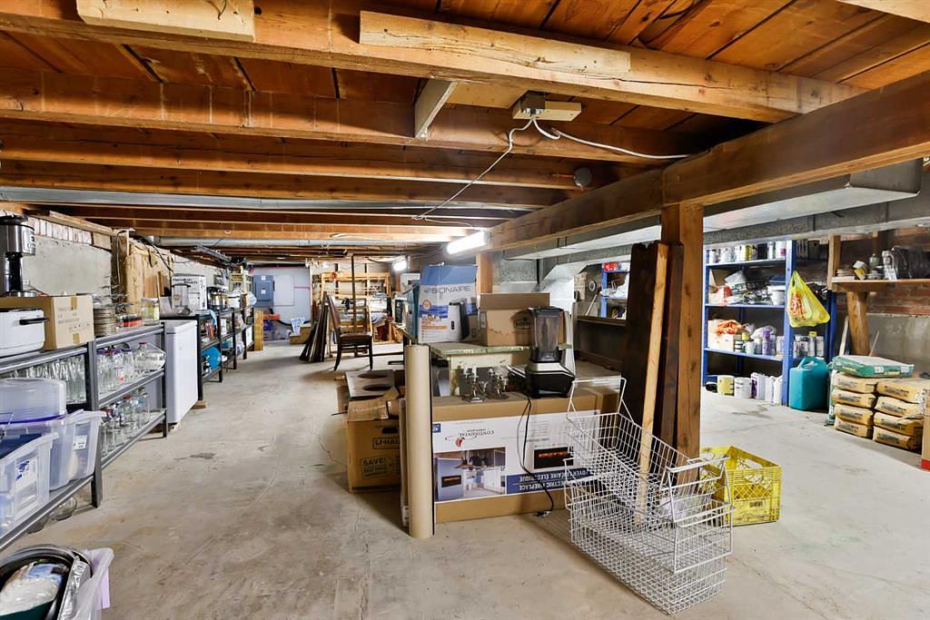 320 Railway Avenue, Granum, AB