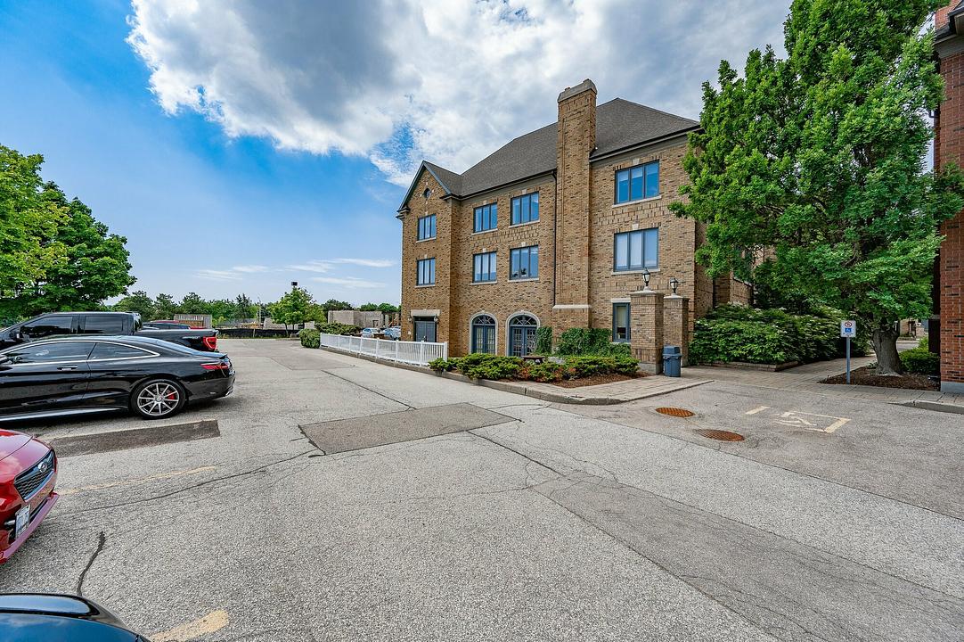 Suite 301A - 104-2904 South Sheridan Way, Oakville, ON
