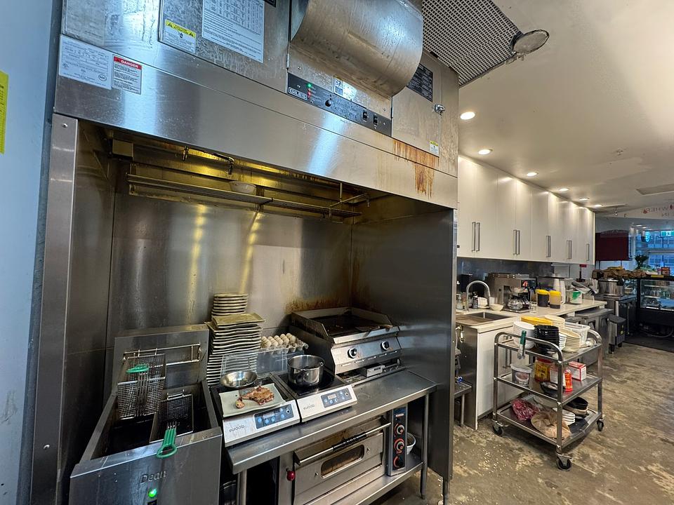 135 - 7488 Lansdowne Rd, Richmond, BC