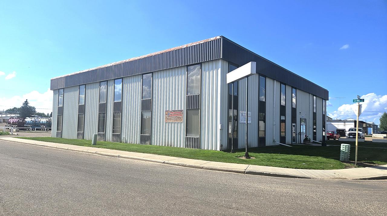 303 8 Street East, Brooks, AB