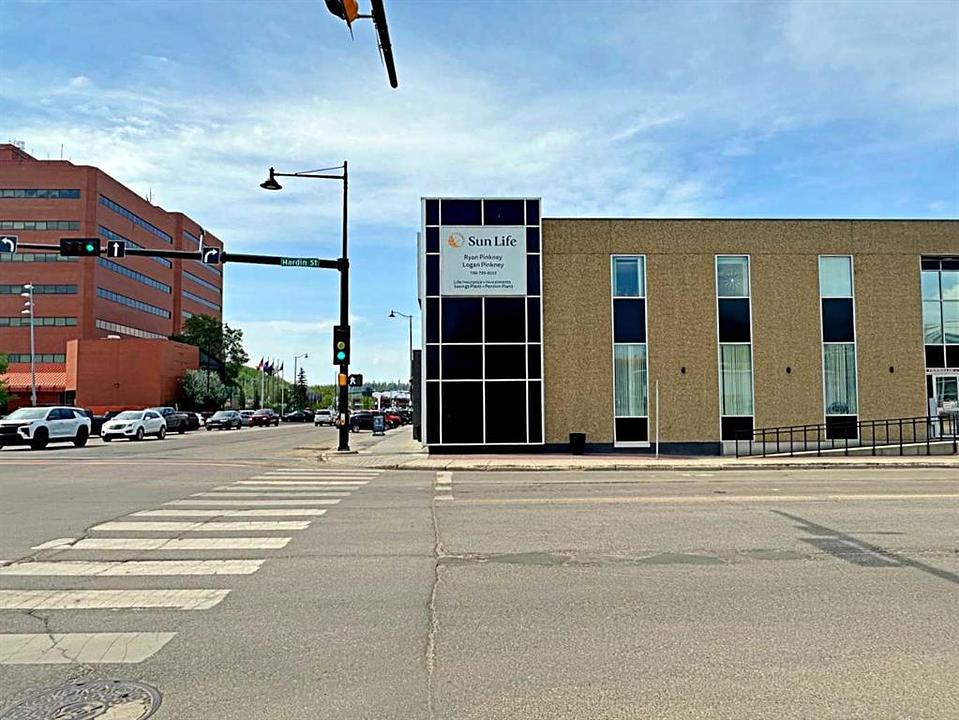 202 - 9902 Franklin Avenue, Fort McMurray, AB
