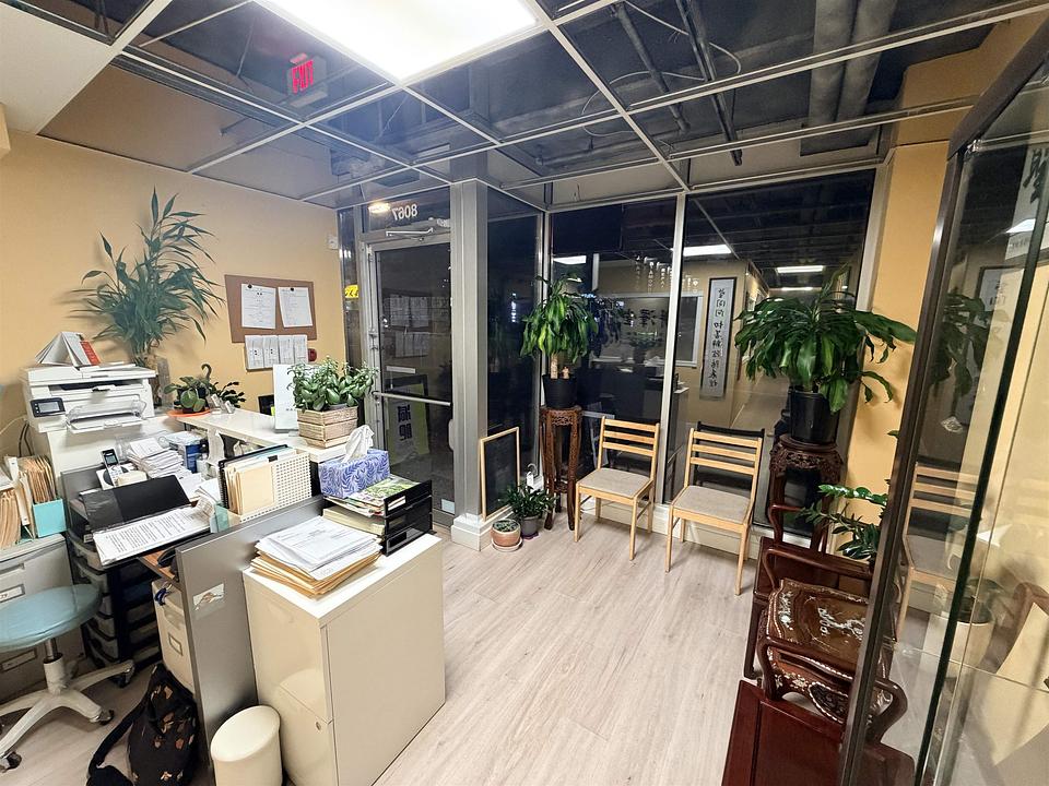 8067 Granville Street, Vancouver, BC