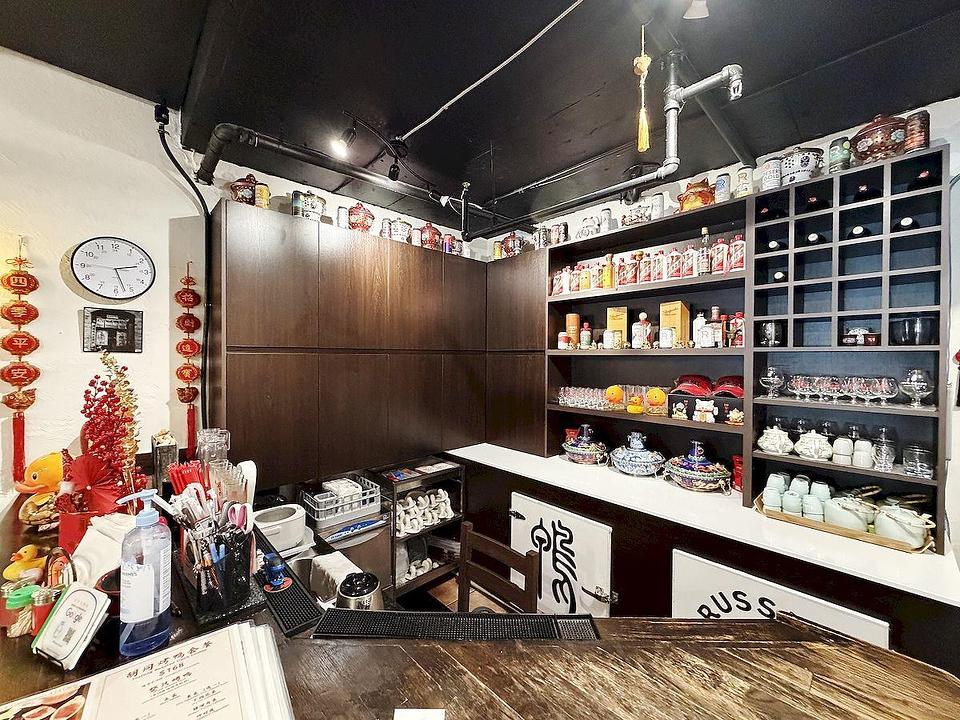 2942 West Broadway, Vancouver, BC