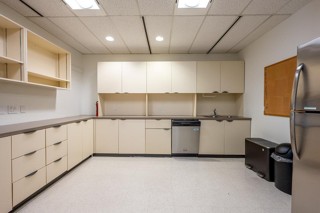 1560 - 200 Burrard St, Vancouver, BC