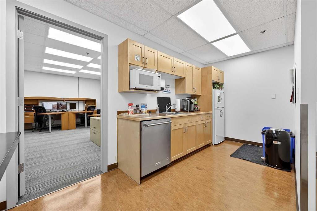 140 - 5700 1 Street Southwest, Calgary, AB