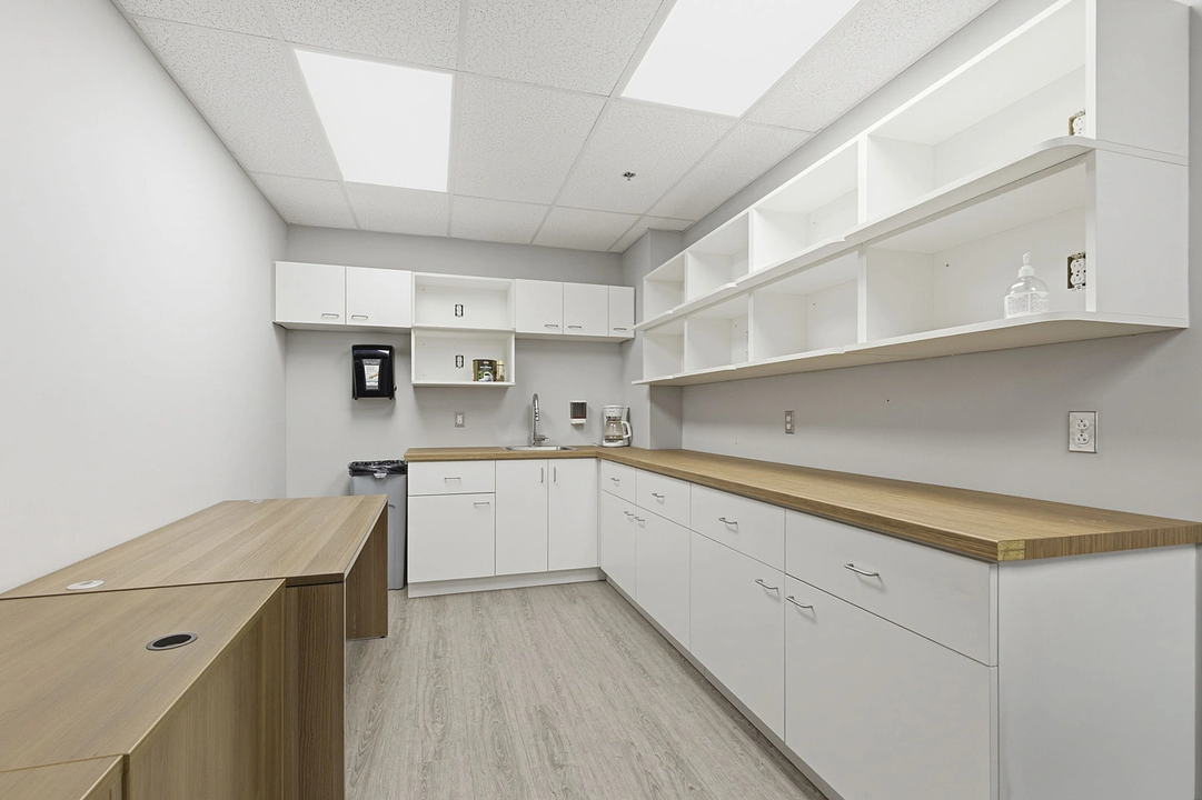 300 - 1265 Rue Berri, Montréal, QC