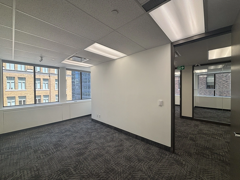 901 - 360 Bay Street, Toronto, ON