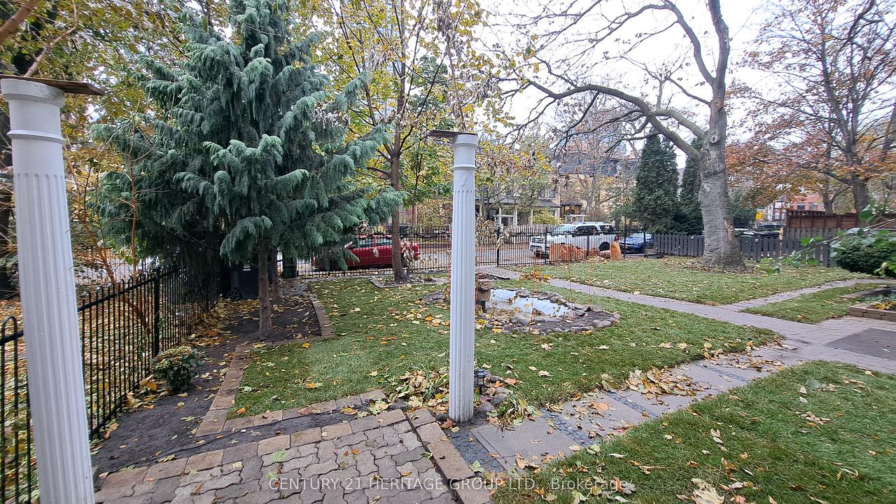 109 Pembroke Street, Toronto, ON