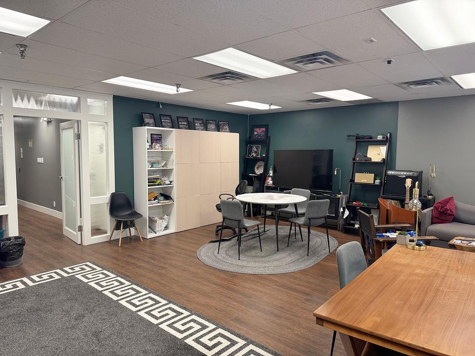 100 - 2245 W Broadway, Vancouver, BC