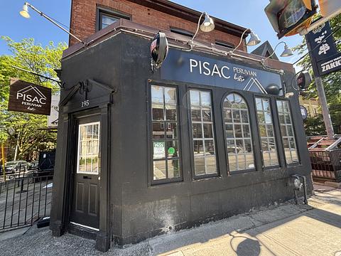 195 Carlton Street, Toronto, ON