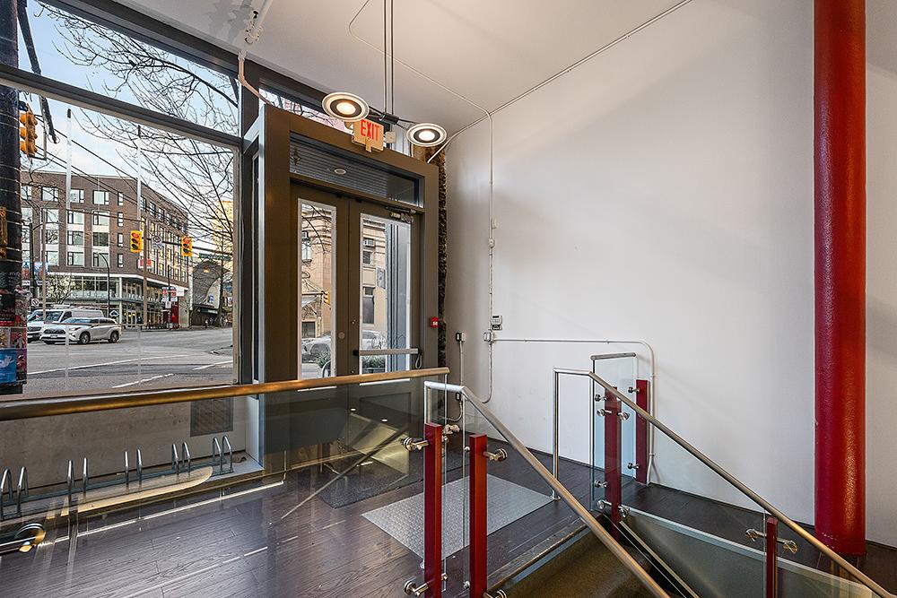 390 Cambie St, Vancouver, BC