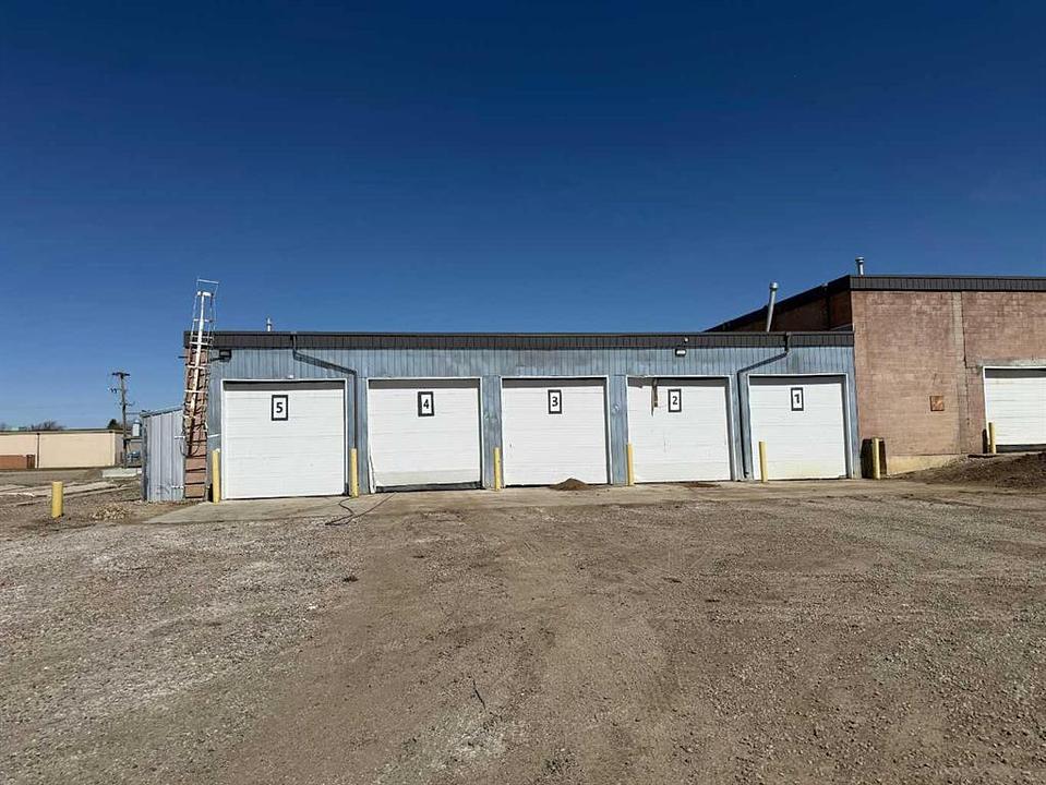111 1 Street North, Vauxhall, AB