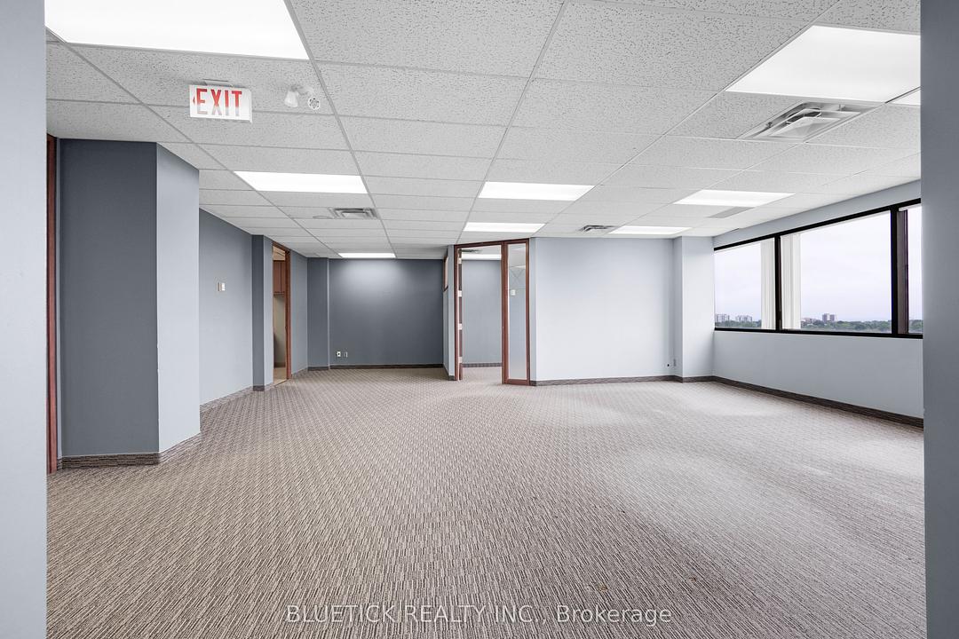 704 - 700 Dorval Drive, Oakville, ON