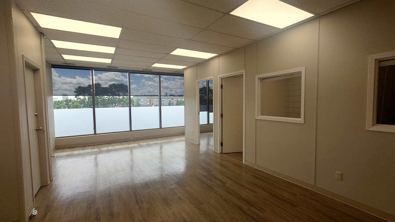 300 - 5008 50 Street, Red Deer, AB